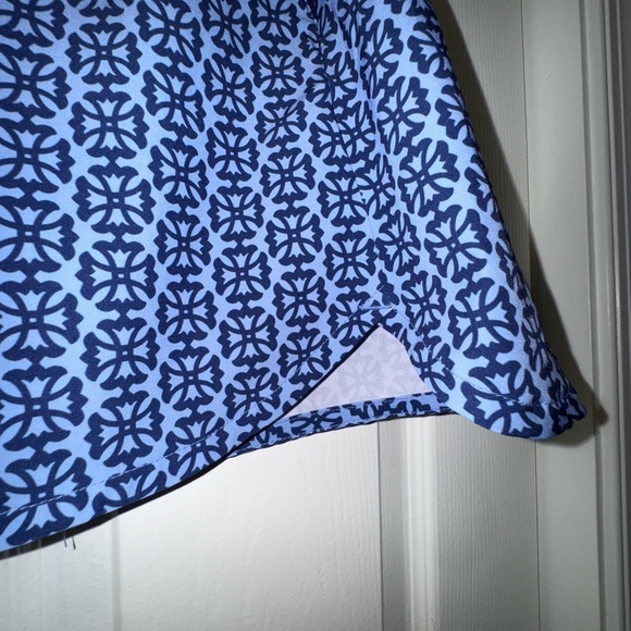 Vineyard Vines Printed Skort Cross Tulip Blue Size 8. Never worn - Picture 2 of 16